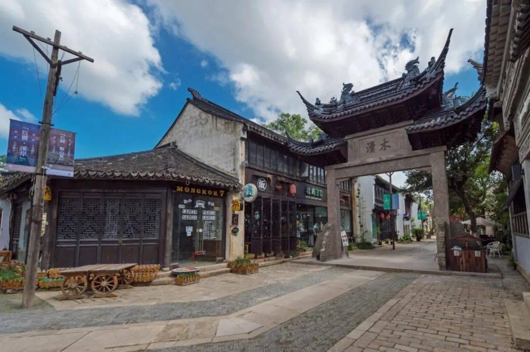 泰迪狗又吐又拉已经两天不吃食前两天还喝水后来就不喝水了卖家说我这只狗四个月大请问各位觉得是怎么回事游戏画面